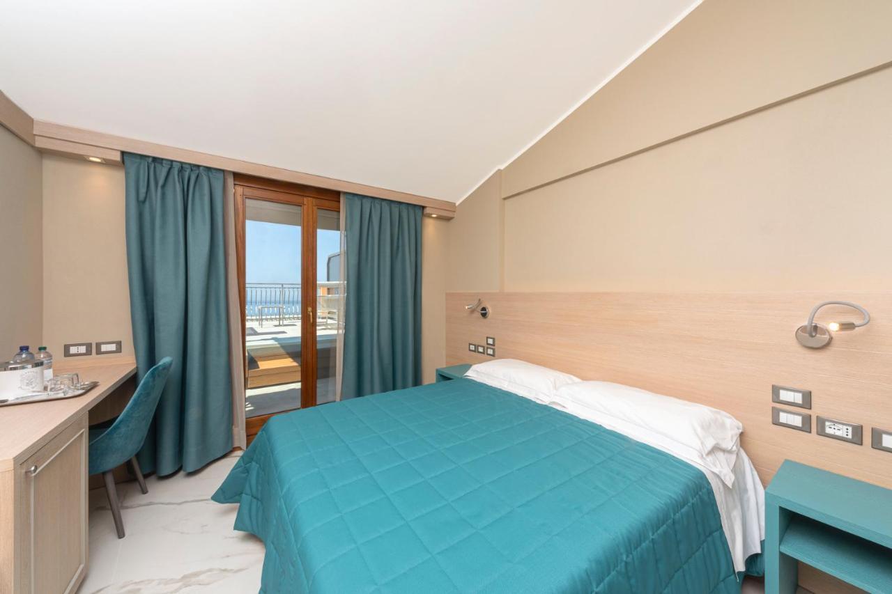 Hotel Porto Roca Monterosso al Mare Exterior photo
